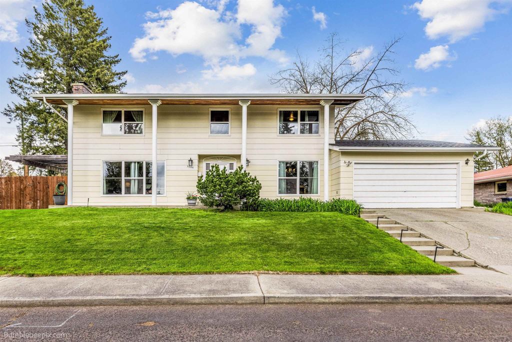 Photo of 5544 N Drumheller St, Spokane, WA 99205 (MLS # 202616133)