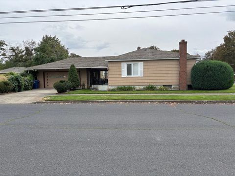 Photo of 1618 N Napa St, Spokane, WA 99207 (MLS # 202527111)