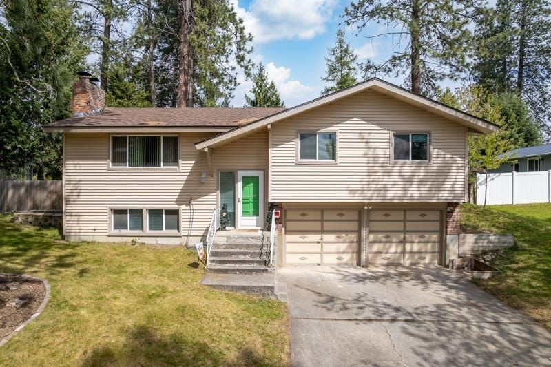 Photo of 13719 E 29th Ave, Spokane Valley, WA 99216 (MLS # 202622280)