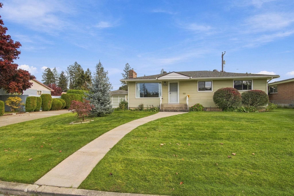 Photo of 7314 N Excell Dr, Spokane, WA 99208 (MLS # 202625952)