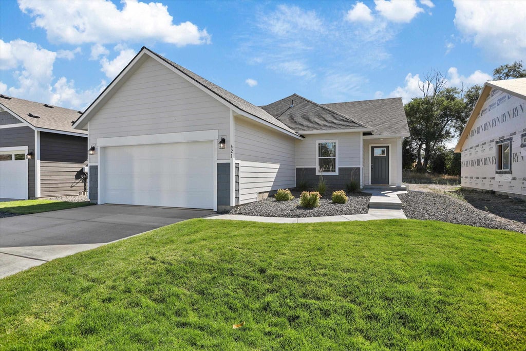 Photo of 621 S Manifold Ln, Spokane Valley, WA 99016 (MLS # 202621453)