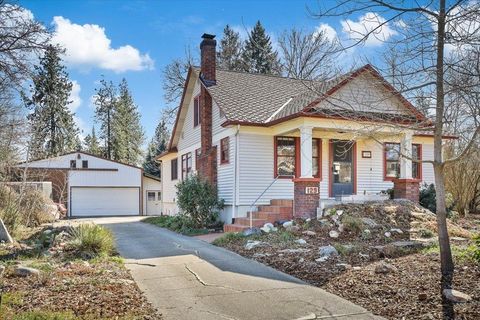 Photo of 129 W 33rd Ave, Spokane, WA 99203 (MLS # 202614641)