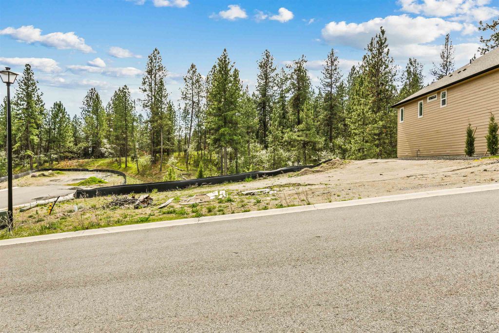Photo of 5111 N Scenic Ln, Spokane, WA 99212 (MLS # 202616036)