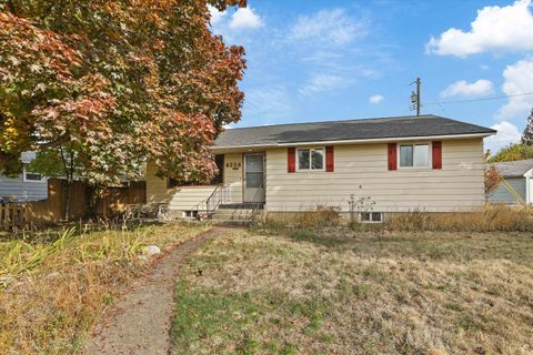 Photo of 4224 W Northwest Blvd, Spokane, WA 99205 (MLS # 202526183)