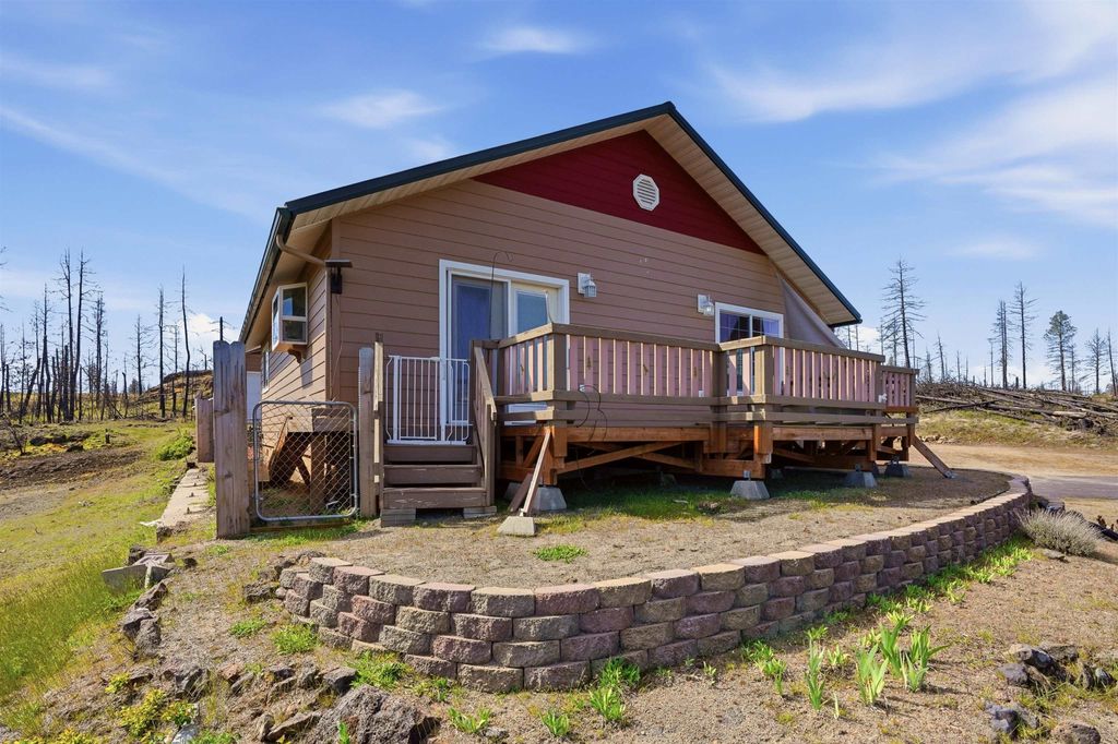 Photo of 17919 W LAKEVIEW Dr, Medical Lake, WA 99022 (MLS # 202616588)