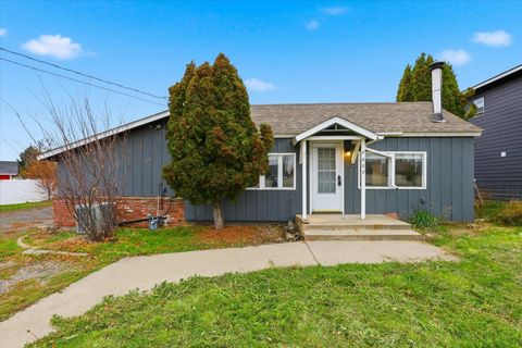 Photo of 7807 N Five Mile Rd, Spokane, WA 99208 (MLS # 202526159)