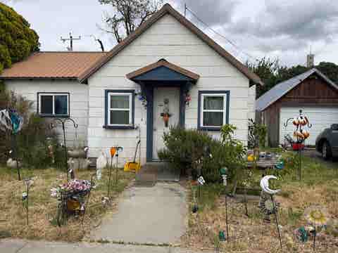 Photo of 8 S 4th St, Harrington, WA 99134 (MLS # 202618983)