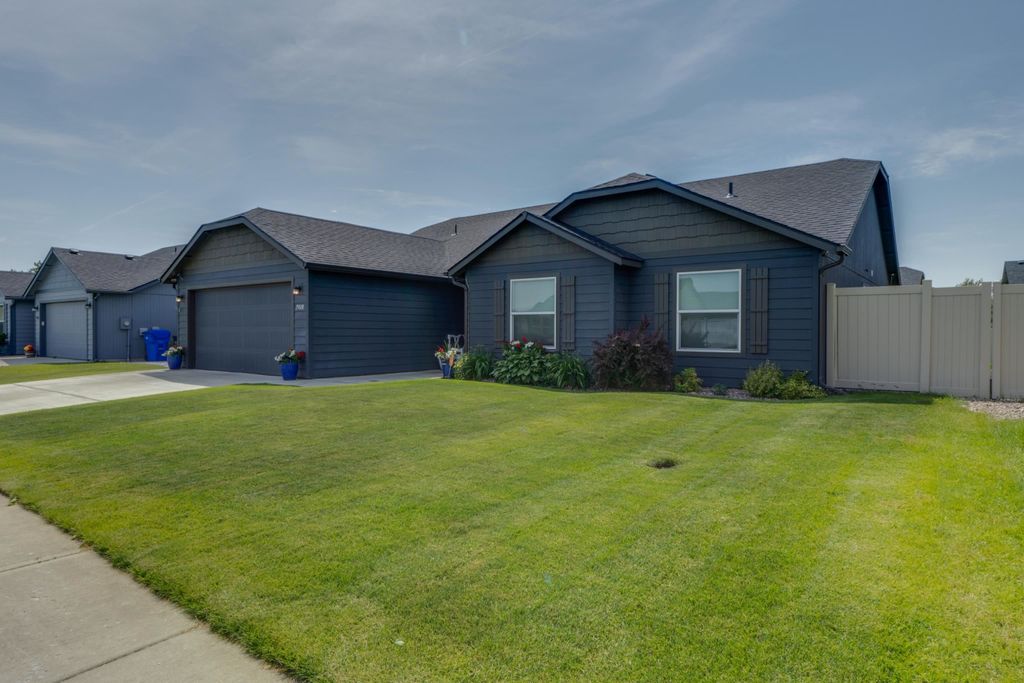 Photo of 19018 E Fairview Ave, Spokane Valley, WA 99027 (MLS # 202525405)