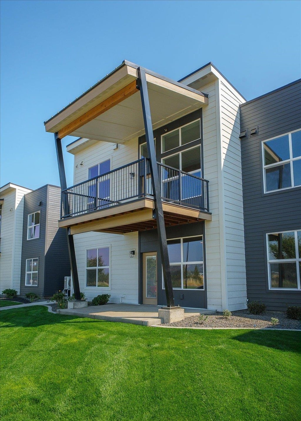 Photo of 21090 E Indiana Ave, Liberty Lake, WA 99019 (MLS # 202623640)