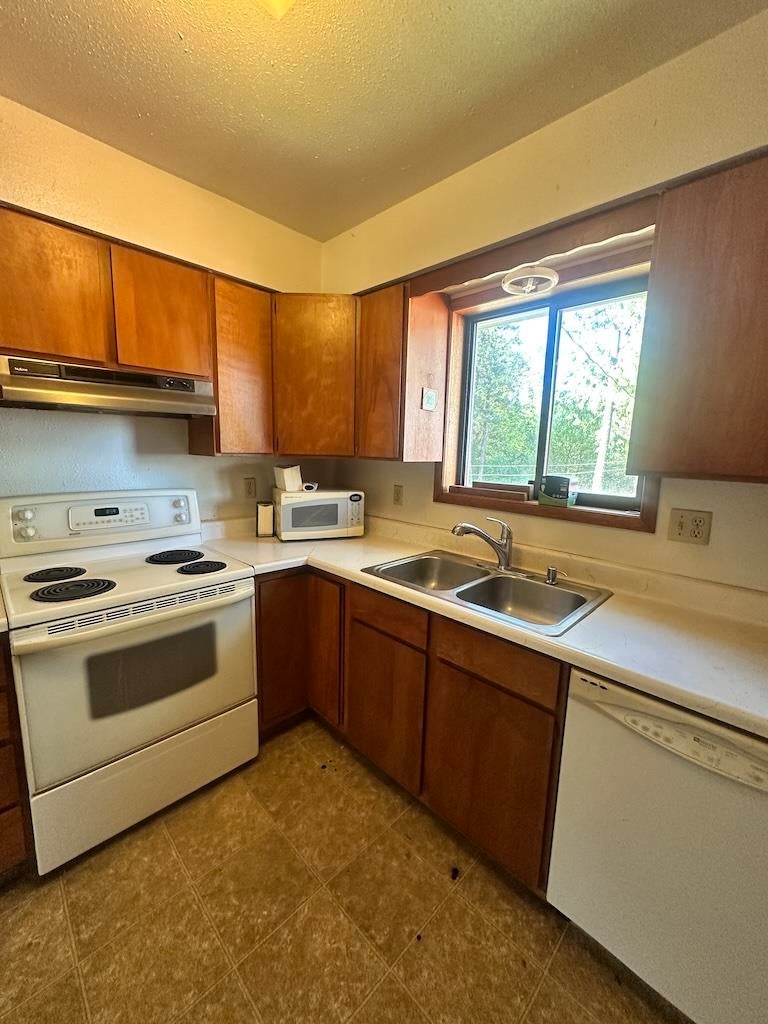 326 Mckay St - Photo 4