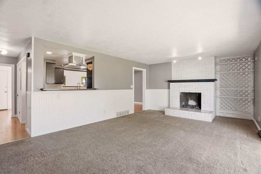 Photo of 8105 E Cataldo Ave, Spokane Valley, WA 99212 (MLS # 202616267)