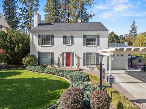 Photo of 2618 S Arthur St, Spokane, WA 99203 (MLS # 202525293)