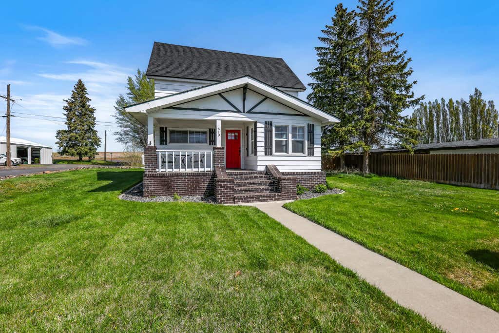 Photo of 610 Ross St, Davenport, WA 99122 (MLS # 202619069)