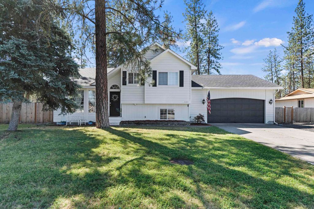 Photo of 6811 W Johannsen Ave, Nine Mile Falls, WA 99026 (MLS # 202525477)