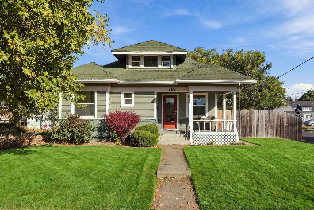Photo of 2104 W York Ave, Spokane, WA 99205 (MLS # 202625495)
