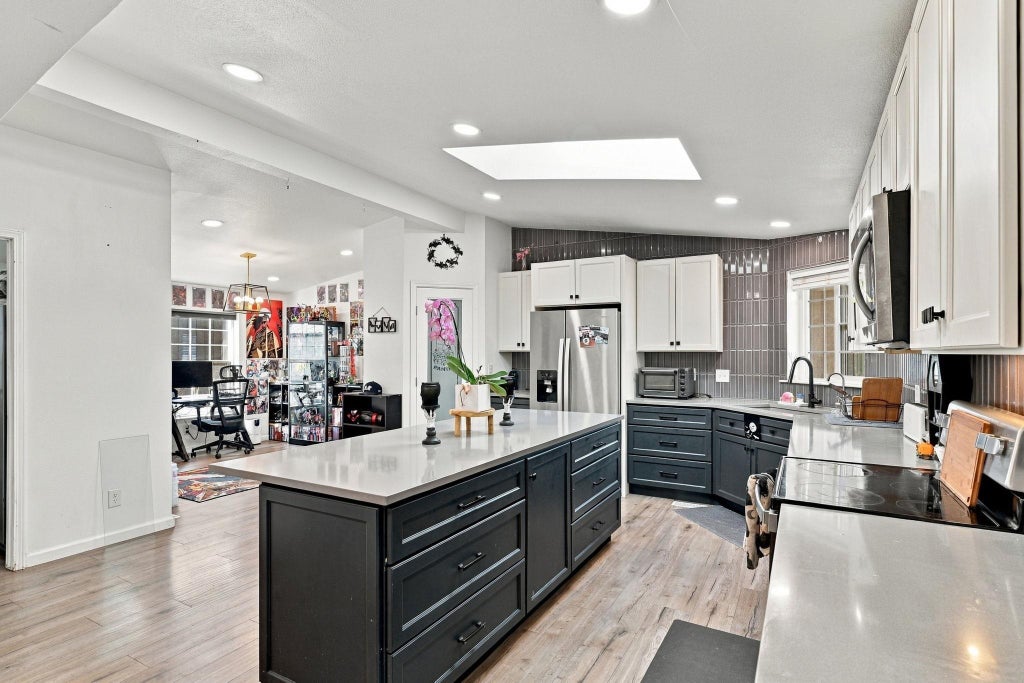 Photo of 504 S Coach St, Spokane Valley, WA 99016 (MLS # 202626104)