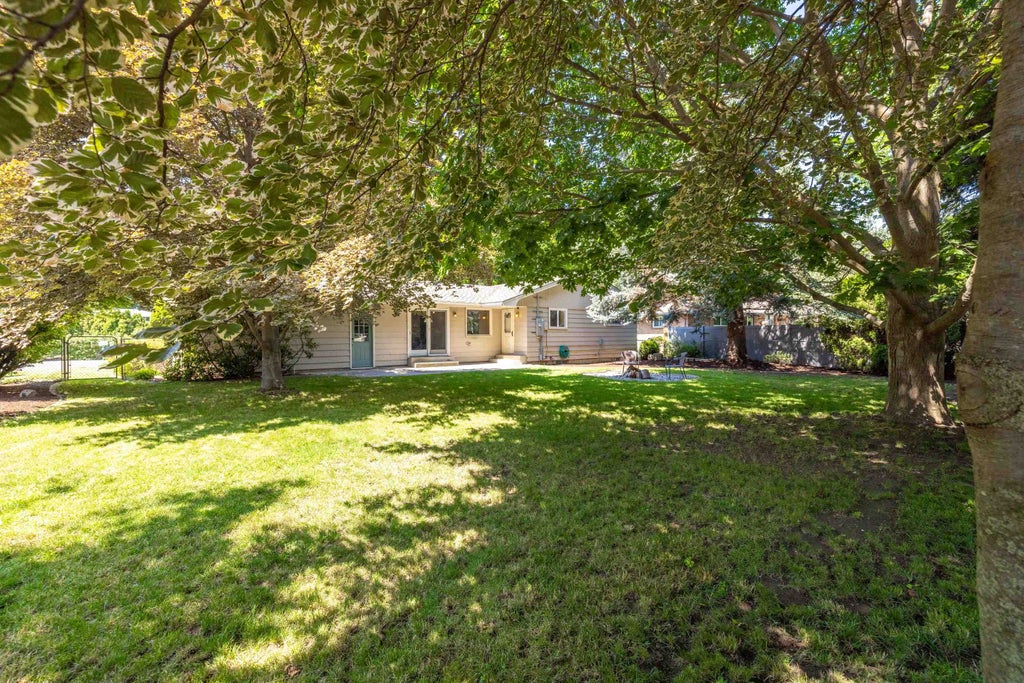 Photo of 7804 N Madison Ct, Spokane, WA 99208 (MLS # 202621929)