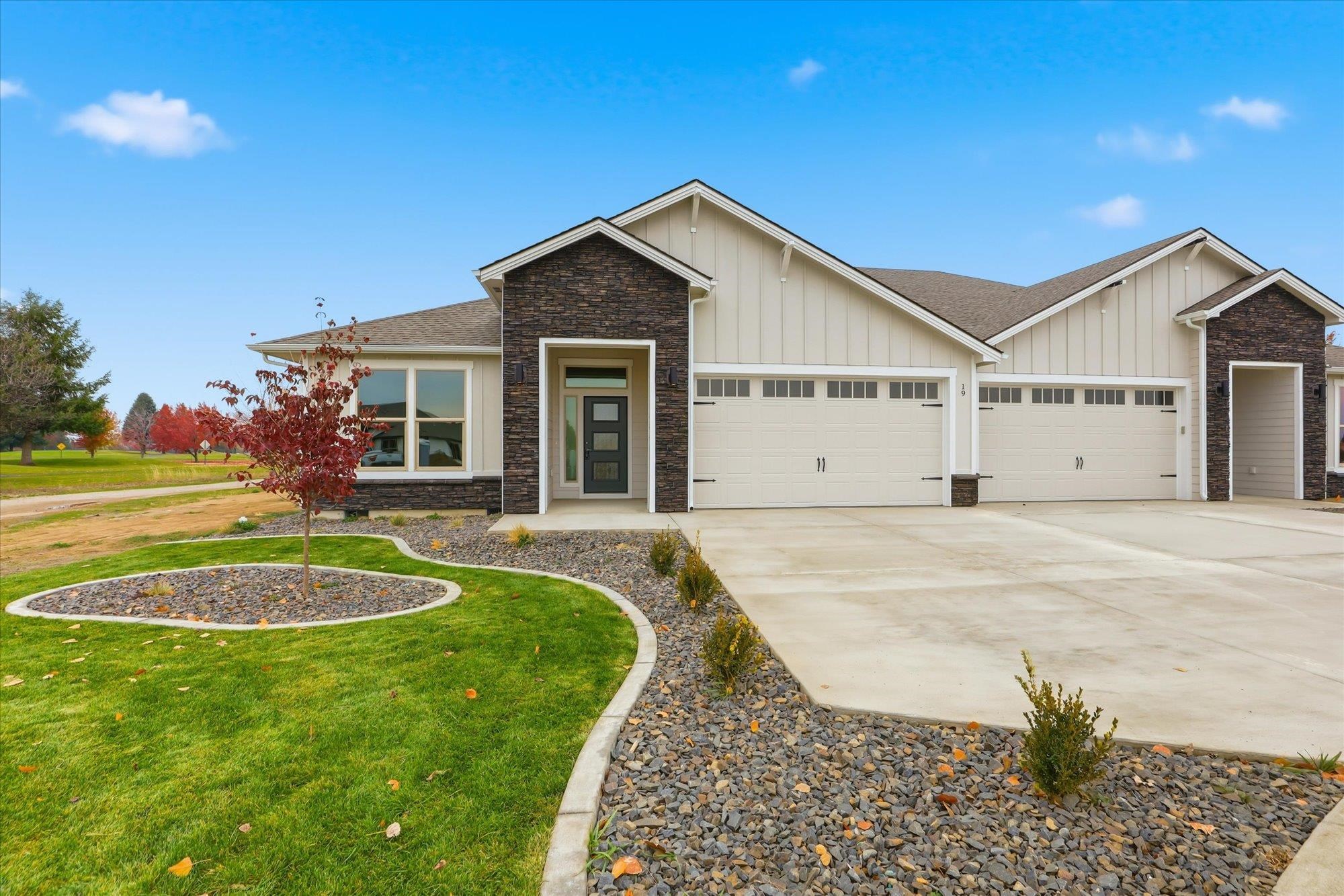 Photo 1 of 39 — 1109-19 N Country Club Dr, Deer Park, WA 99006
