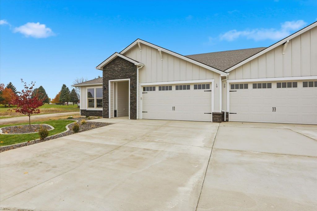 Photo of 1109 - Unit 19 N Country Club Dr, Deer Park, WA 99006 (MLS # 202615894)