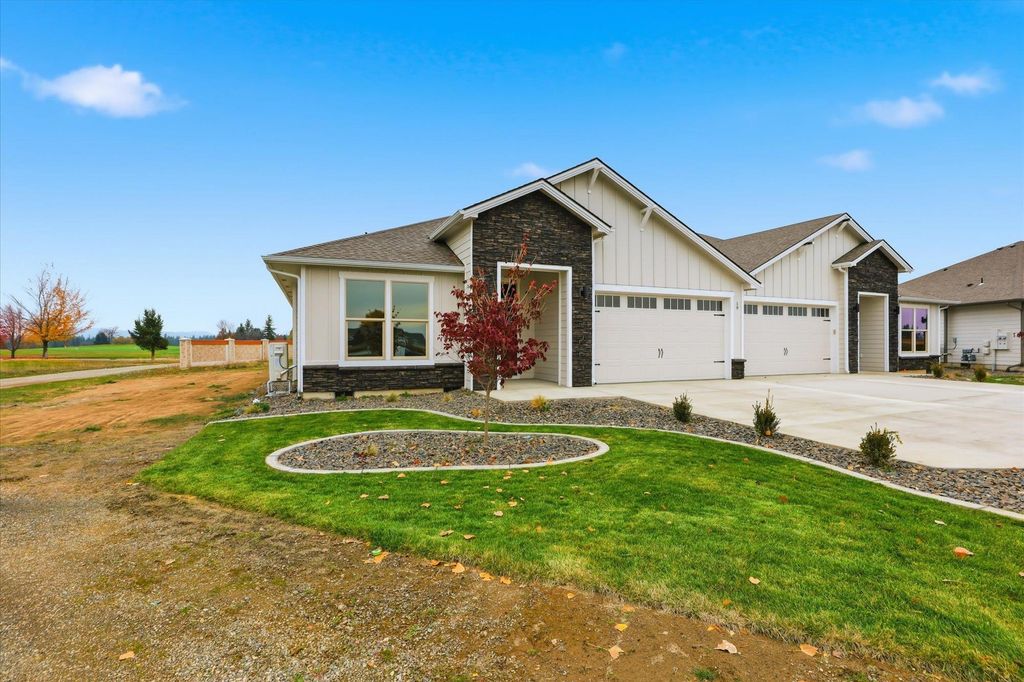 Photo of 1109 - Unit 19 N Country Club Dr, Deer Park, WA 99006 (MLS # 202615894)