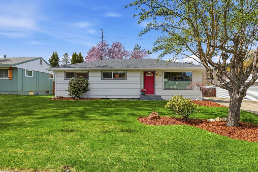 Photo of 6803 N Adams St, Spokane, WA 99208 (MLS # 202615747)