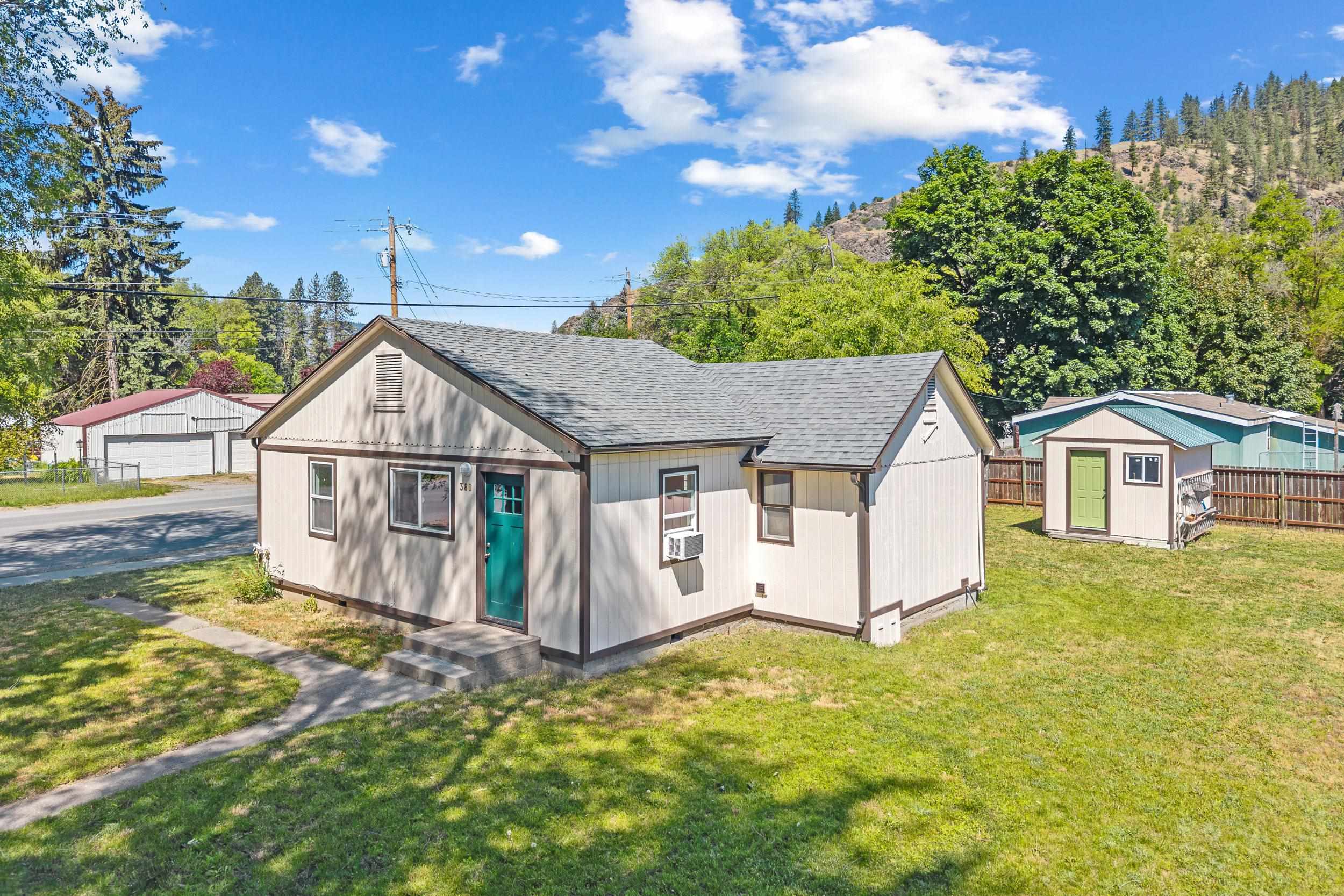 Photo 1 of 33 — 380 W 5th Ave, Kettle Falls, WA 99141