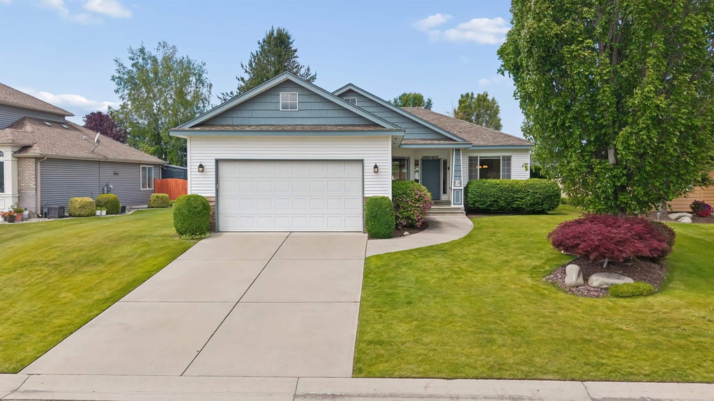 Photo of 522 S Shelley Lake Ln, Spokane Valley, WA 99037 (MLS # 202625618)