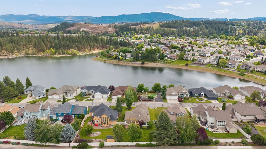 Photo of 522 S Shelley Lake Ln, Spokane Valley, WA 99037 (MLS # 202625618)