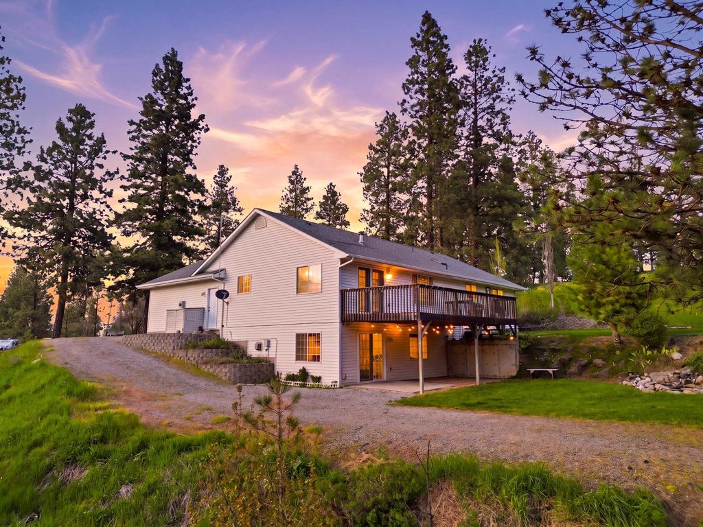 Photo of 11606 E Connor Rd, Valleyford, WA 99036 (MLS # 202616021)