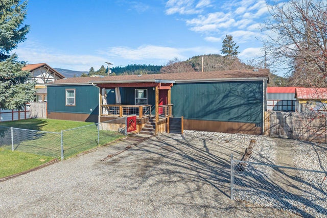 112 Blackwell St