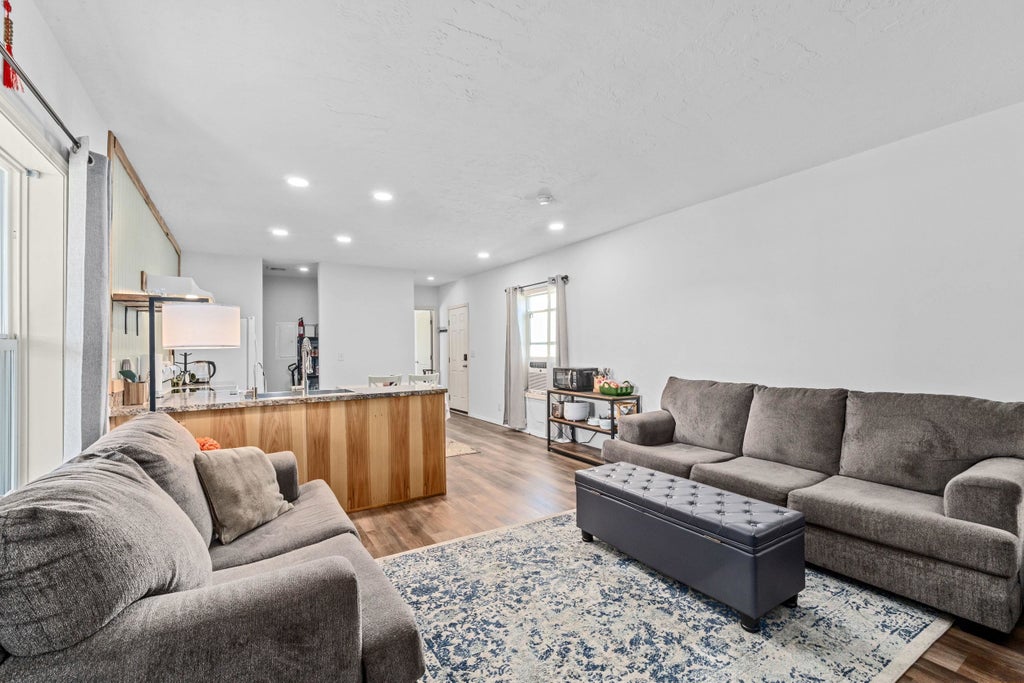 Photo of 112 Blackwell St, Ione, WA 99139 (MLS # 202623481)