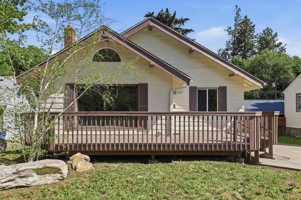 Photo of 1623 E 15TH Ave, Spokane, WA 99203 (MLS # 202621137)