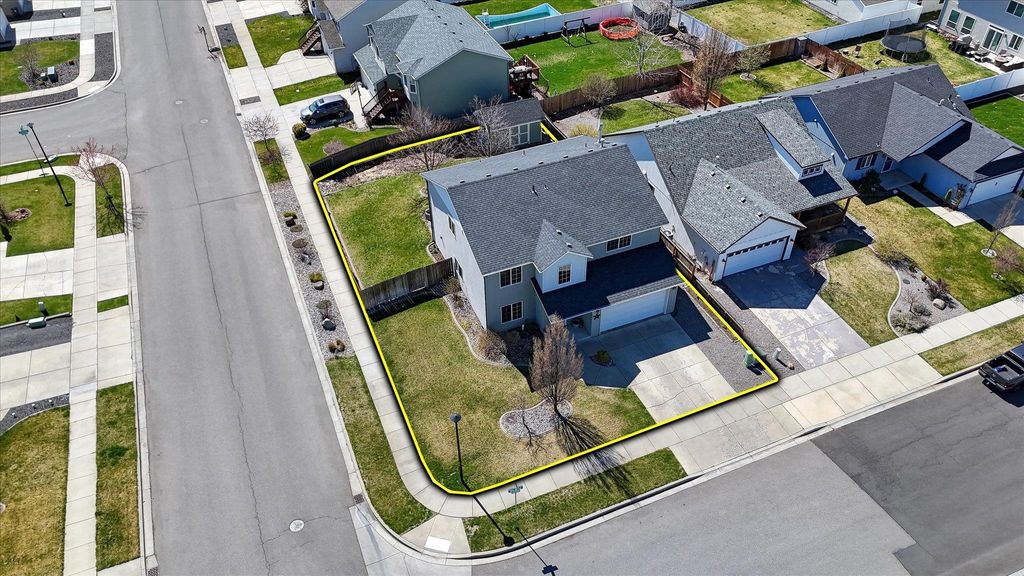 Photo of 1803 W Maxine Ave, Spokane, WA 99208 (MLS # 202615136)