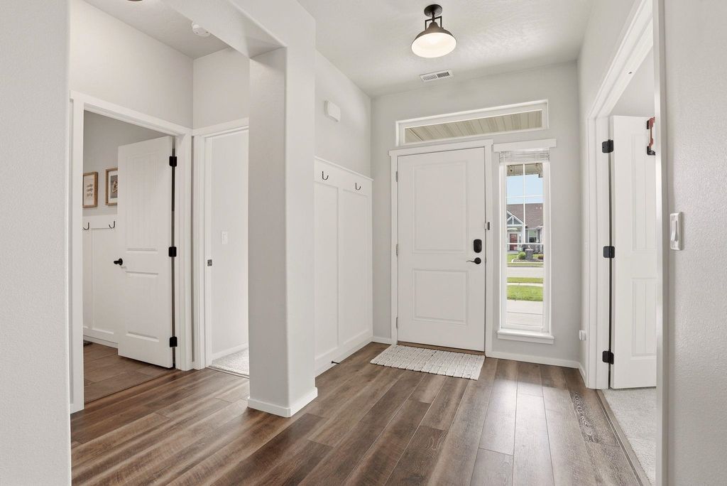 Photo of 1421 S Hodges St, Spokane Valley, WA 99016 (MLS # 202615791)