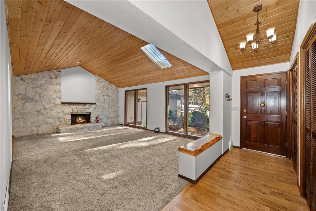 Photo of 12020 N Vistawood Ct, Spokane, WA 99218 (MLS # 202625984)