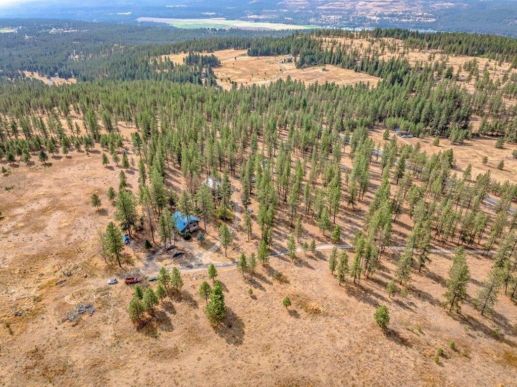 Photo of 6386 W Whitmore Hill Rd, Deer Park, WA 99006 (MLS # 202624402)