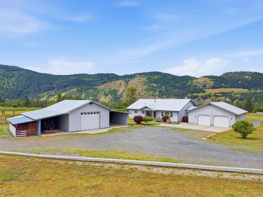 Photo of 2386 Woodlark Way, Evans, WA 99126 (MLS # 202619156)