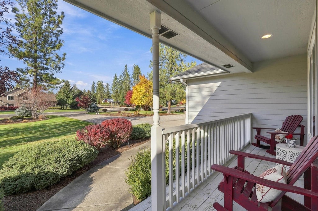 Photo of 17569 N Sunnyvale Dr, Nine Mile Falls, WA 99026 (MLS # 202626137)