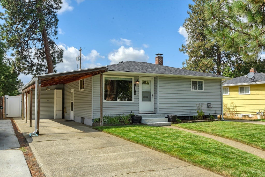 Photo of 6123 N Cedar St, Spokane, WA 99205 (MLS # 202624085)