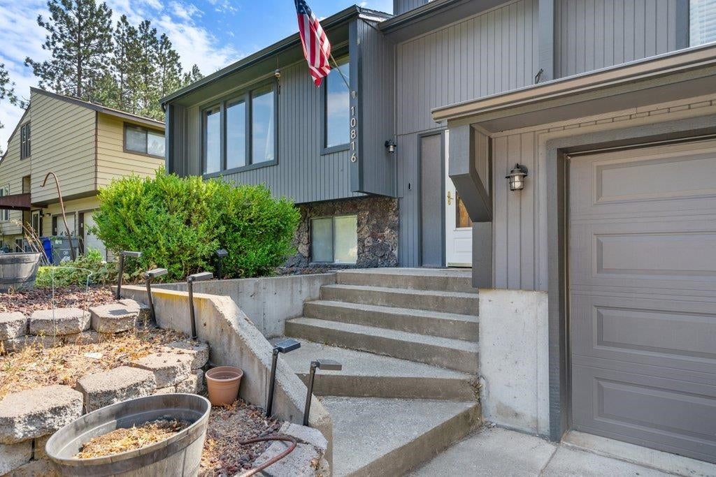 Photo of 10816 E 31st Ave, Spokane Valley, WA 99206 (MLS # 202619974)