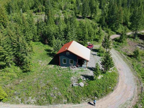 Photo of 1261 Outback Ln, Usk, WA 99180 (MLS # 202614771)