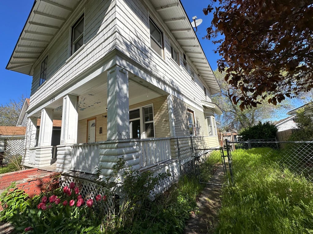 Photo of 1124 W Mansfield Ave, Spokane, WA 99205 (MLS # 202618196)