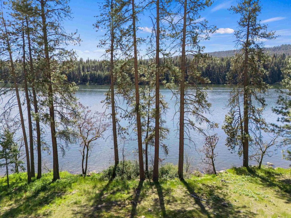 Photo of Lot 7 Shoreline Way, Nine Mile Falls, WA 99026 (MLS # 202616406)