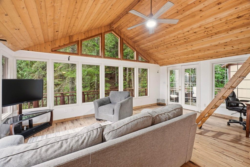 Photo of 11823 N Honeymoon Bay Rd, Newman Lake, WA 99025 (MLS # 202615660)