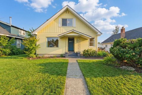 Photo of 2617 W Cleveland Ave, Spokane, WA 99205 (MLS # 202616681)