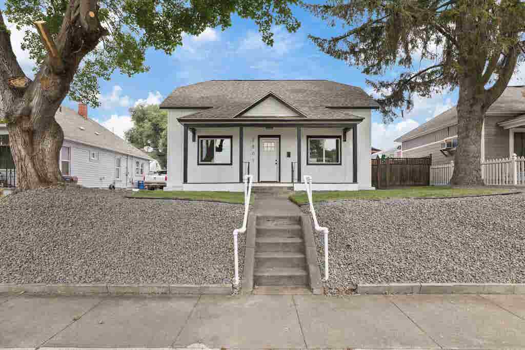 Photo of 2801 E Diamond Ave, Spokane, WA 99217 (MLS # 202621164)