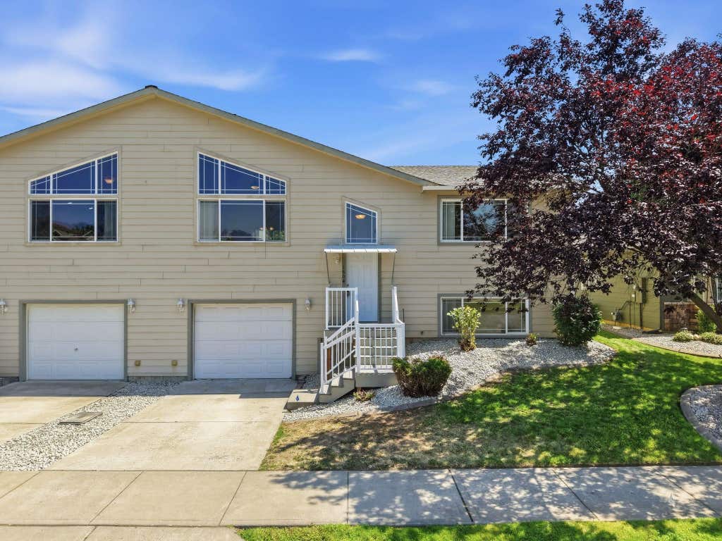 Photo of 1804 N Drummond St, Greenacres, WA 99016 (MLS # 202622095)
