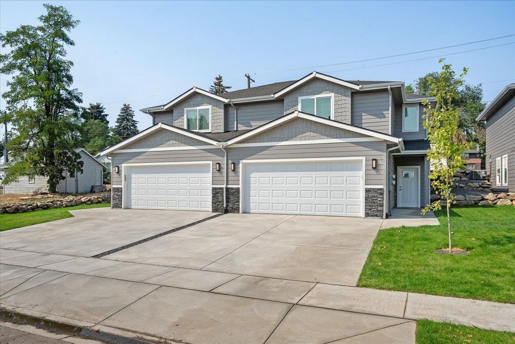 Photo of 916 2nd St, Cheney, WA 99004 (MLS # 202616302)