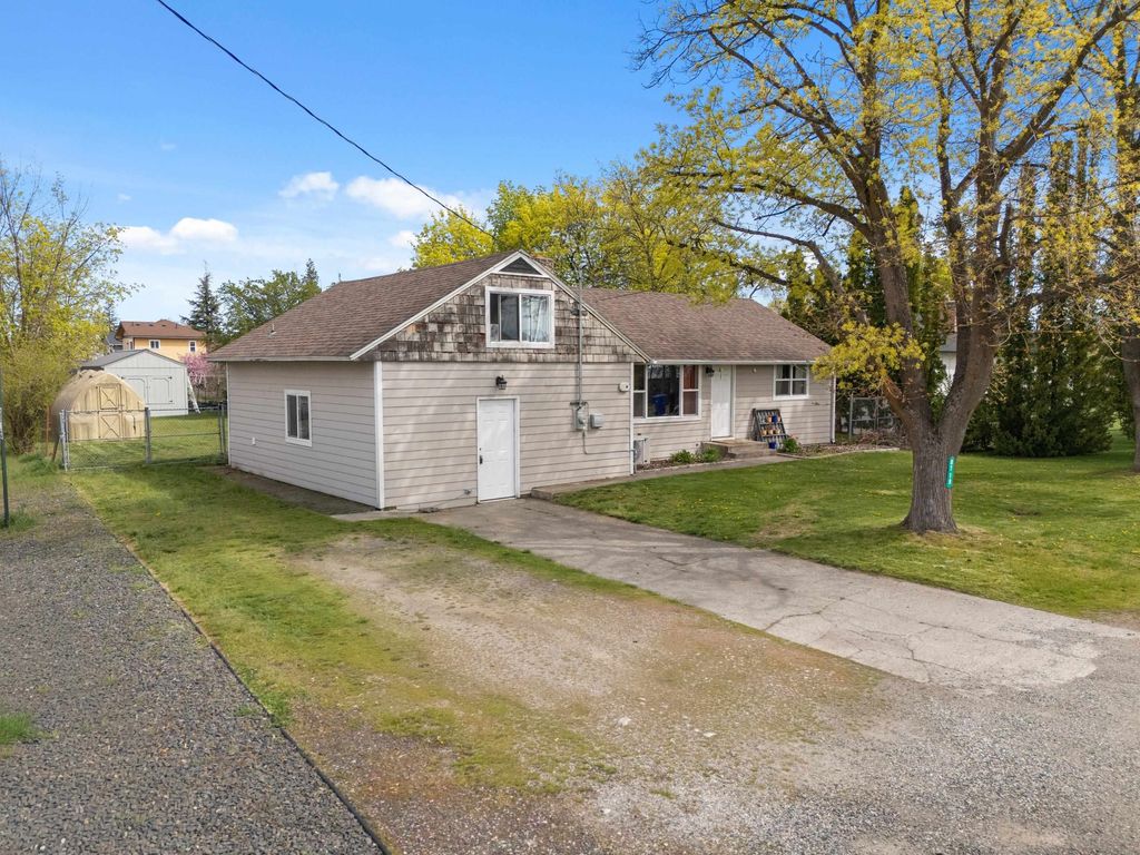 Photo of 8719 E Valleyway Ave, Spokane, WA 99212 (MLS # 202615826)