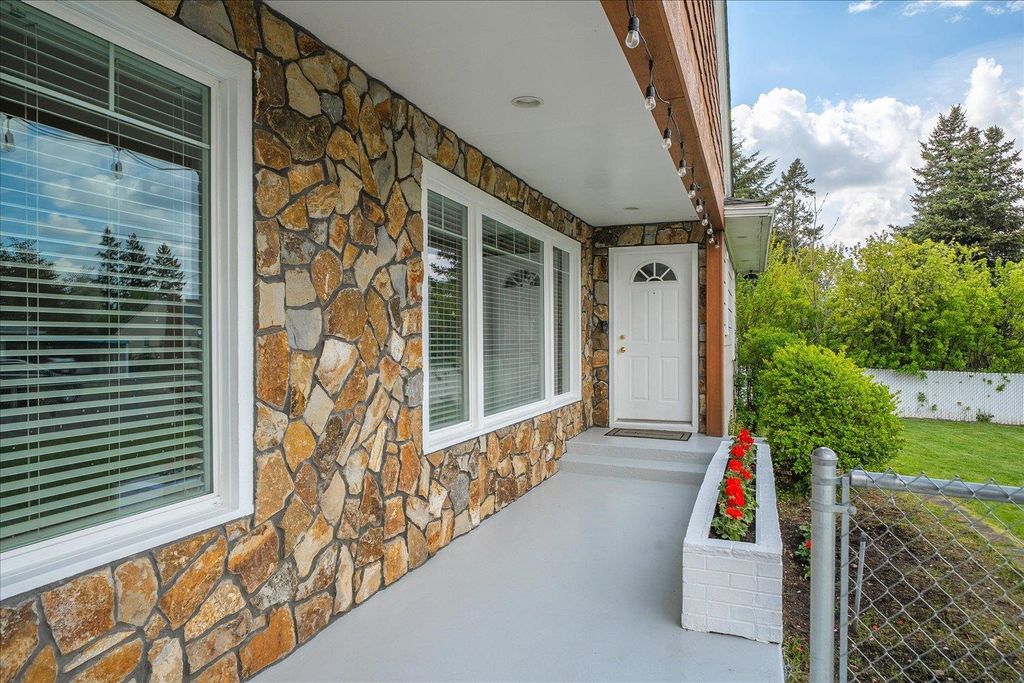Photo of 11210 E 7th Ave, Spokane Valley, WA 99206 (MLS # 202616409)